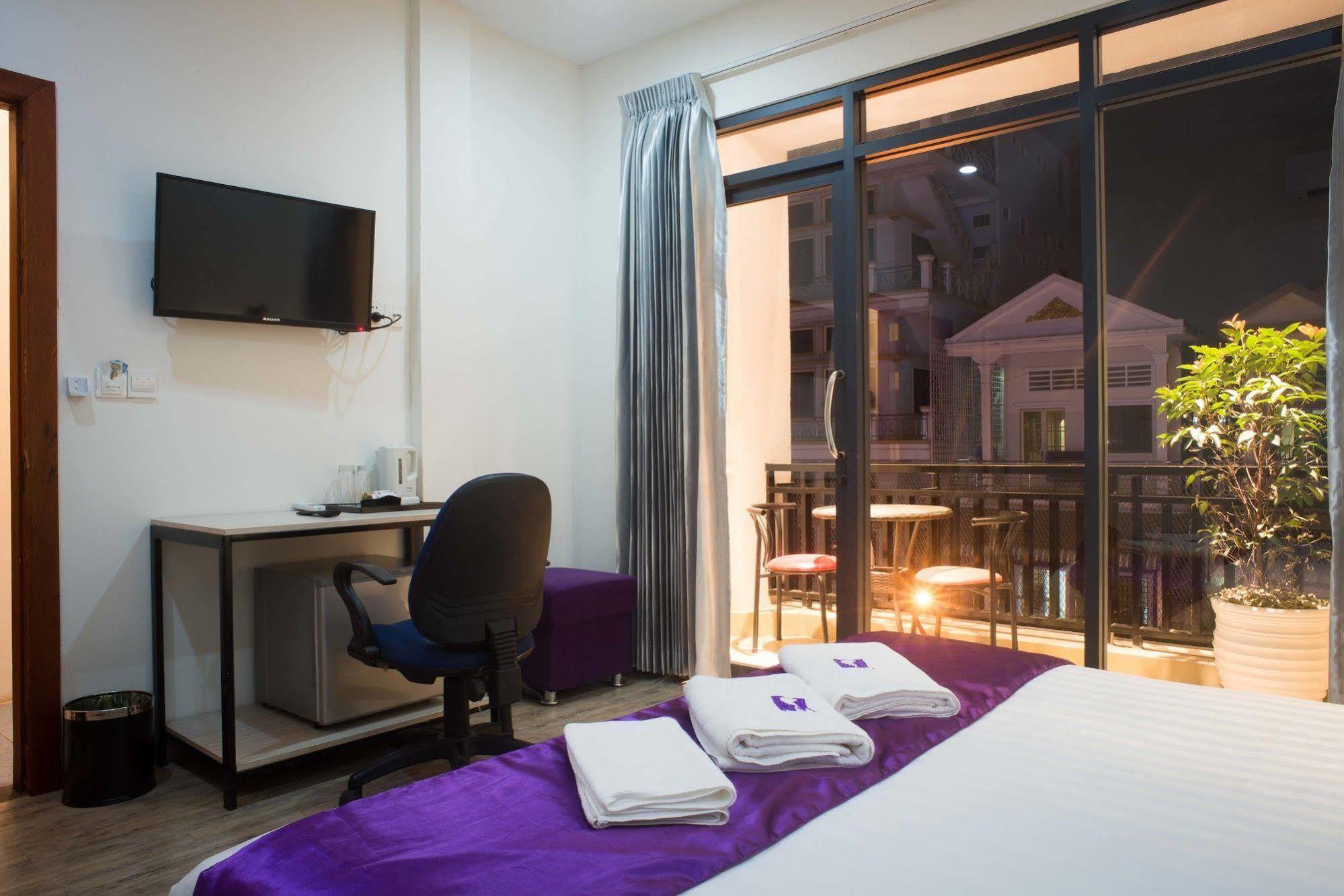 פנום פן White Residence Hotel & Apartment מראה חיצוני תמונה